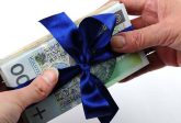Darowizna bez podatku - co to jest? Kiedy i jak się o nią ubiegać? Kompletny poradnik