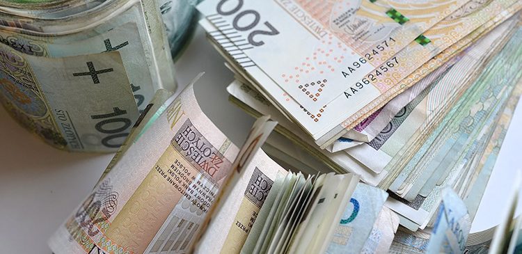 Dewaluacja - co to jest i jak wpływa na naszą gospodarkę? Poradnik