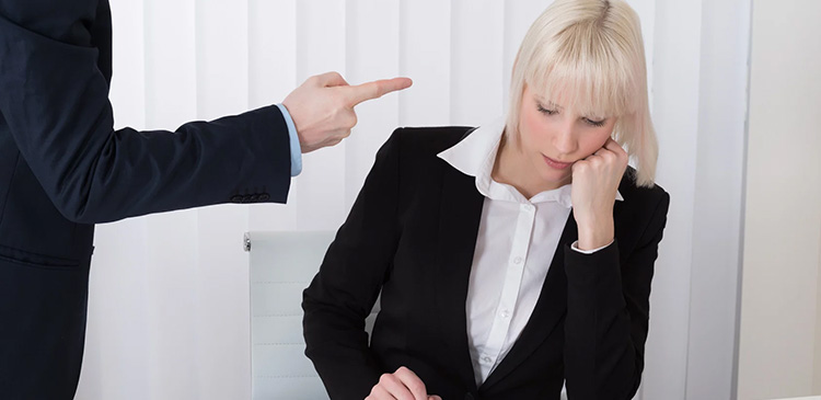 Dyskryminacja w pracy - co to? Wszystko, co musisz wiedzieć o tym zjawisku, jego prawnych aspektach i konsekwencjach