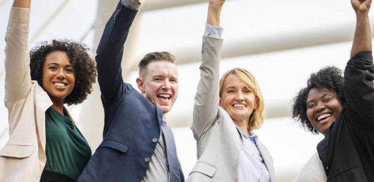 Dział handlowy - jaką pełni funkcję? Przewodnik po funkcjach, strategiach i wyzwaniach