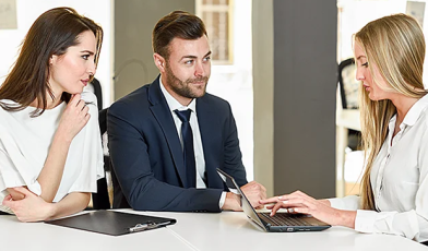 Dział sprzedaży - czym się zajmuje i jakie ma zadania w firmie? Poradnik