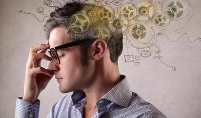 Ekonomia behawioralna - co to? Poznaj kluczowe założenia, różnice i zastosowania