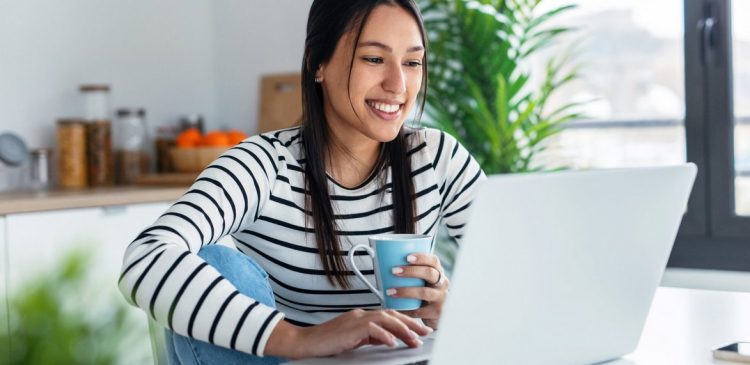 Elastyczny czas pracy - co to jest, jak działa w praktyce i dlaczego jest już standardem? Poradnik