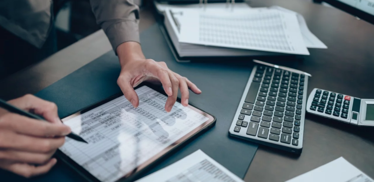 Faktura RR - co to? Przewodnik po rozliczeniach z rolnikami ryczałtowymi