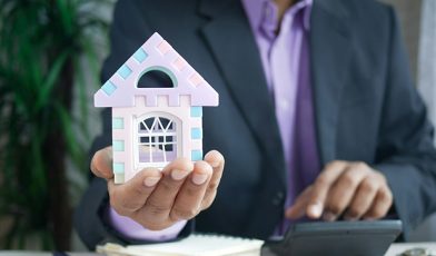 Flipowanie - co to jest i jak zacząć? Kompleksowy przewodnik