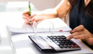 Jak urząd skarbowy sprawdza darowizny? Przewodnik po kontrolach i procedurach