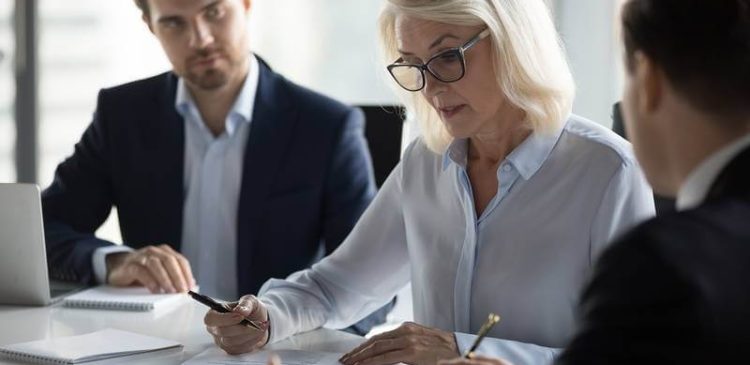 Kompensata - co to jest i kiedy Ci się należy? Kompletny przewodnik