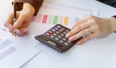 Koszt pracodawcy - co to? Pełne zrozumienie całkowitych wydatków na pracownika