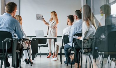 Kursy sprzedażowe - czym są? Jak skutecznie rozwijać umiejętności handlowe? Poradnik