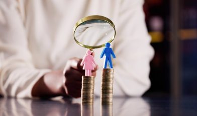 Luka płacowa - co to jest, jakie są jej przyczyny i skutki i jak ją zmniejszyć? Poradnik