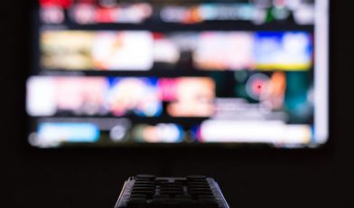 Media - co to? Kompletny przewodnik po rodzajach, funkcjach i historii komunikacji