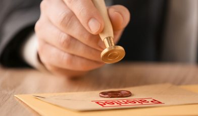 Patent - co to jest? Jak uzyskać i chronić swój wynalazek? Poradnik