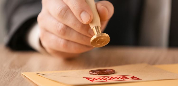 Patent - co to jest? Jak uzyskać i chronić swój wynalazek? Poradnik