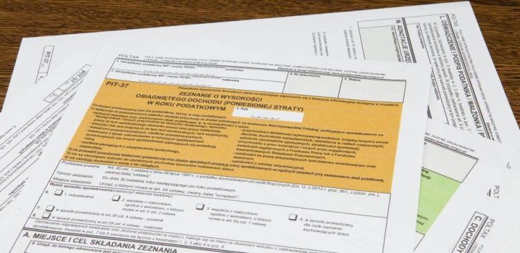 PIT 37 - co to? Wszystko, co musisz wiedzieć o swojej deklaracji podatkowej