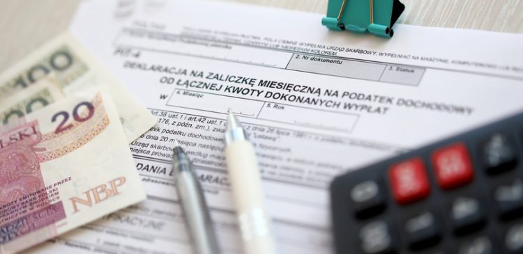 PIT 4 - co to? Przewodnik dla płatników i osób otrzymujących dochód
