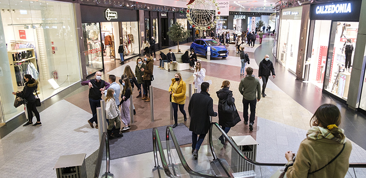 Prawo popytu - co to jest i jak działa? Kompletny przewodnik