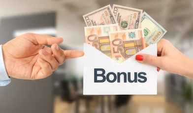 Premia uznaniowa - co to jest i jak działa? Poradnik dla pracowników i pracodawców