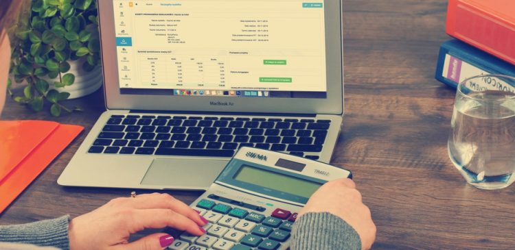 Próg dochodowy - co to jest, jak działa i co wpływa na Twoje wynagrodzenie netto? Poradnik