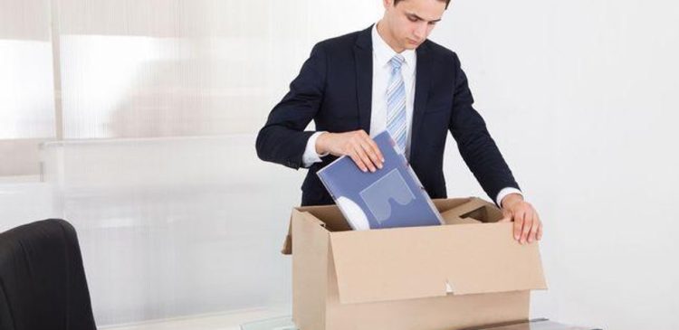 Rezygnacja z pracy - jak odejść zgodnie z prawem? Poradnik