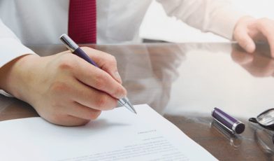 Rozwiązanie umowy o pracę - co to? Przewodnik po przepisach, sposobach i konsekwencjach