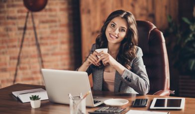 Social Media Manager - kto to? Poznaj obowiązki, umiejętności i przyszłość tego zawodu