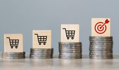 Sprzedaż - co to? Kompletny przewodnik po procesie, rodzajach i znaczeniu