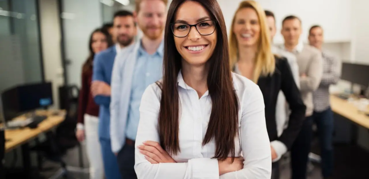 Team leader - kim jest? Kompleksowy przewodnik po obowiązkach, umiejętnościach i wyzwaniach