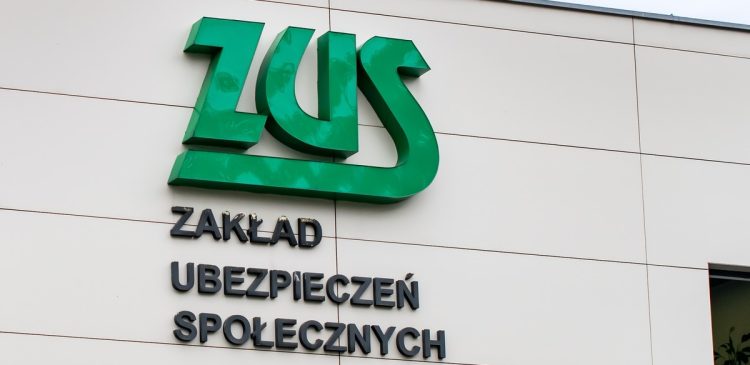 Wakacje od ZUS - co to? Twój miesiąc oddechu od składek społecznych