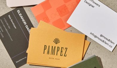 Wizytówka - co to? Wszystko, co musisz wiedzieć o jej projektowaniu i jej funkcjach