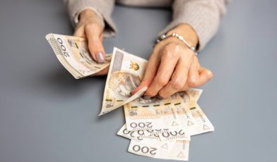 Wynagrodzenie - co to jest, jak się je oblicza i co na nie wpływa? Poradnik