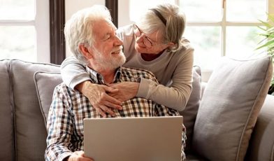 Zasiłek przedemerytalny - co to? Kto może go otrzymać, jak złożyć wniosek i ile można dostać?