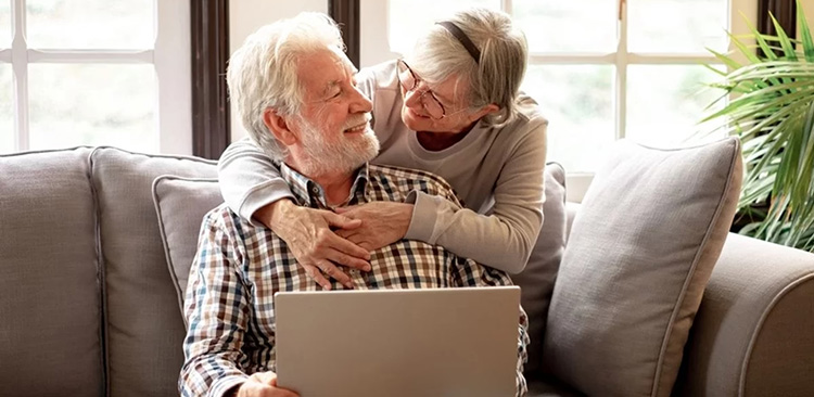 Zasiłek przedemerytalny - co to? Kto może go otrzymać, jak złożyć wniosek i ile można dostać?