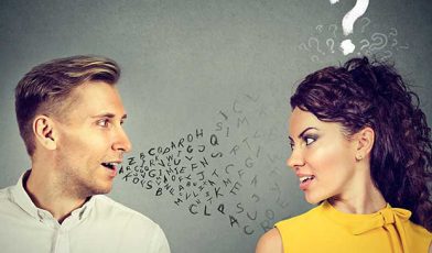 Komunikacja interpersonalna - co to? Kompletny przewodnik po jej celach, stylach i znaczeniu