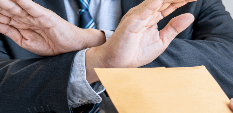 Obiekcje - co to? Przewodnik po zrozumieniu i zarządzaniu wątpliwościami