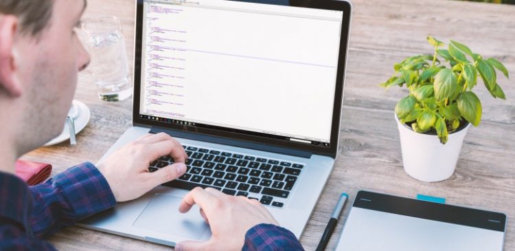 Programowanie obiektowe - co to? Kompletny przewodnik po tworzeniu oprogramowania