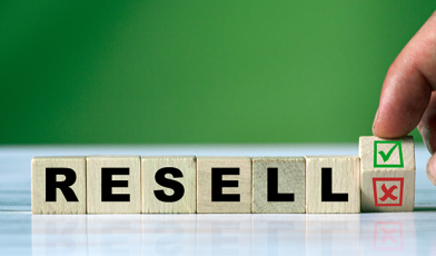 Resell - co to? Przewodnik po modelu biznesowym i strategiach sprzedaży