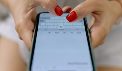 Jak odzyskać usunięte SMS? Kompleksowy przewodnik po przywracaniu wiadomości