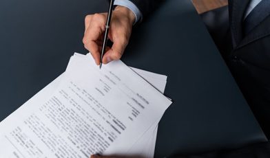 Umowa o zlecenie - co to, kiedy ją zastosować i jakie masz prawa? Poradnik