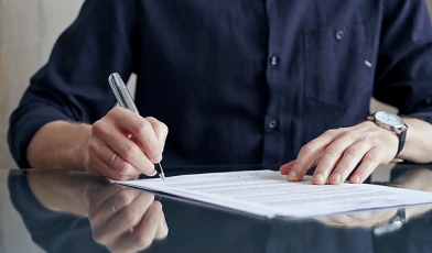 Aneks do umowy o pracę - czym jest? Poradnik dla pracowników