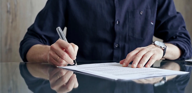 Aneks do umowy o pracę - czym jest? Poradnik dla pracowników
