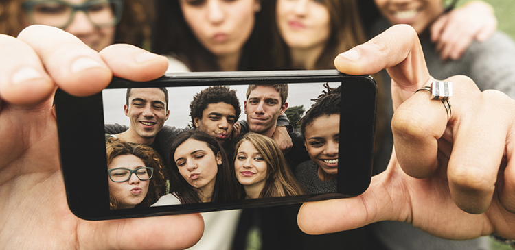 Generacje ludzi - kim są, jakie są ich rodzaje i jak kształtują świat wokół nas? Przewodnik