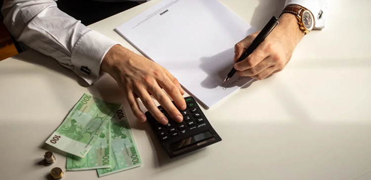 Regulamin wynagradzania - co to jest? Przewodnik po zasadach płacowych w firmie