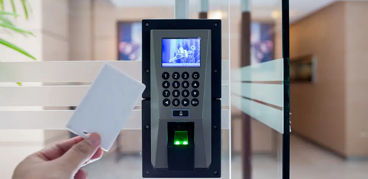 Rejestracja czasu pracy - co to jest i dlaczego Twoja firma potrzebuje takiego systemu? Przewodnik