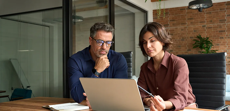 Skrócony czas pracy - czym jest i jak zmienia się sposób, w jaki pracujemy? Przewodnik