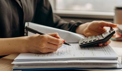 Środek trwały od jakiej kwoty? Przewodnik po definicji i progach wartości