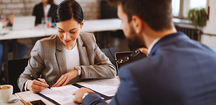 Umowa o pracę na czas nieokreślony - Twój przewodnik po stabilnym zatrudnieniu