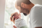 Urlop tacierzyński - ile wynosi i komu przysługuje? Przewodnik po prawach ojca po urodzeniu dziecka