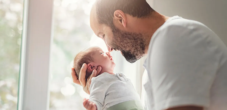 Urlop tacierzyński - ile wynosi i komu przysługuje? Przewodnik po prawach ojca po urodzeniu dziecka