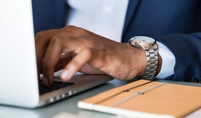 VIES weryfikacja - jak sprawdzić VAT UE i zabezpieczyć firmę? Poradnik