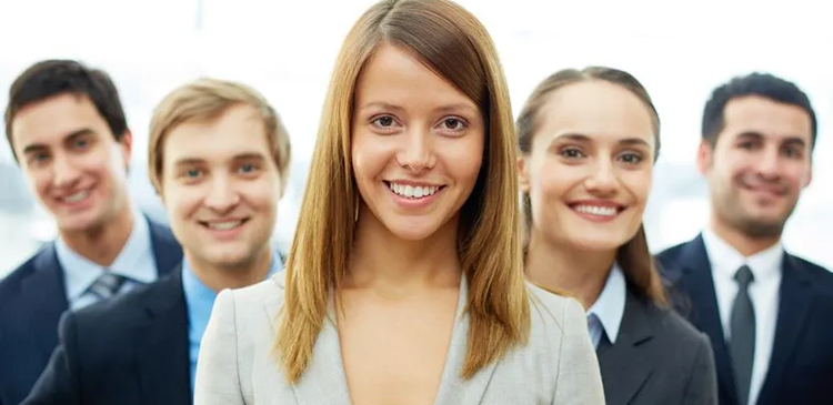 Employee advocacy - co to? Jak pracownicy mogą pomóc budować Twoją markę i zwiększać jej zasięg? Poradnik